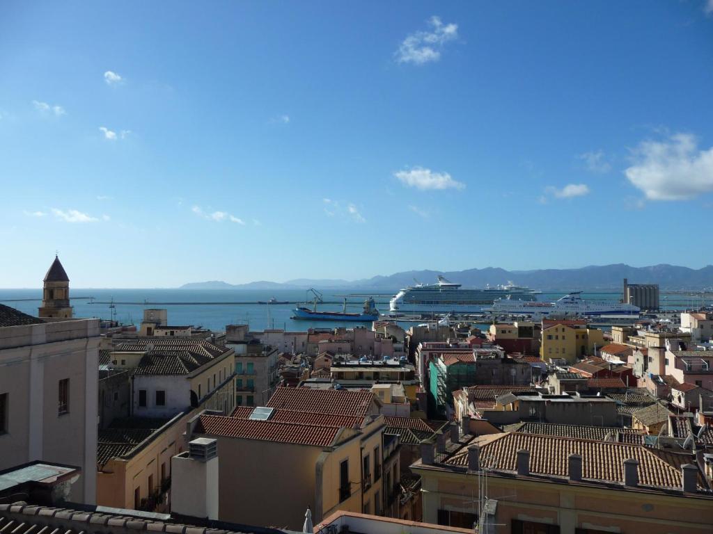 Aldebaran Centro Storico Villa Cagliari Exterior photo